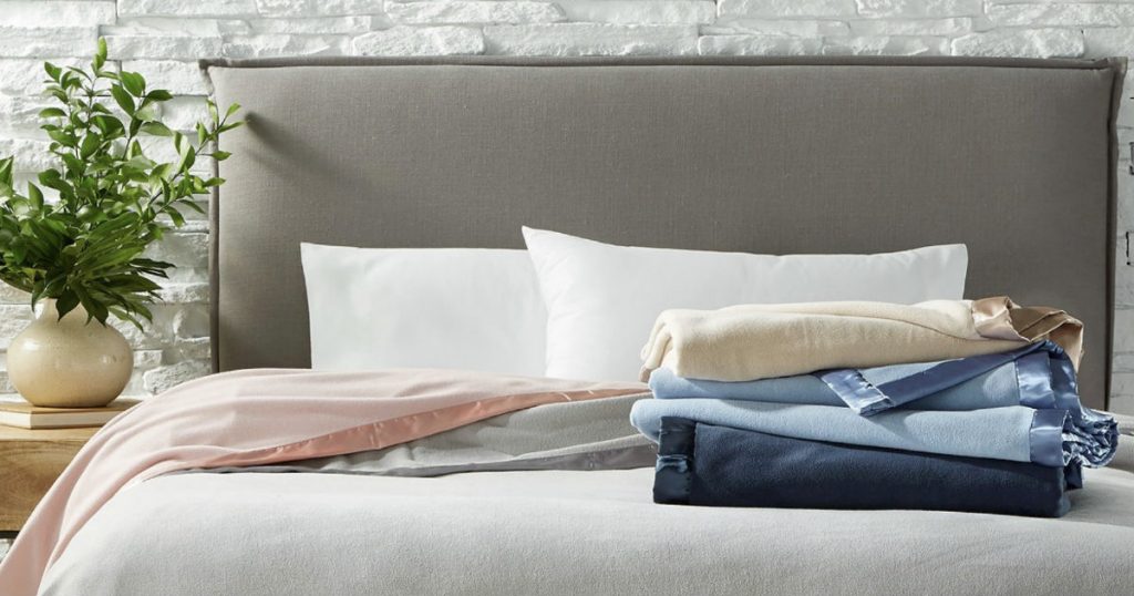 Colección de Martha Stewart Soft Fleece Blankets