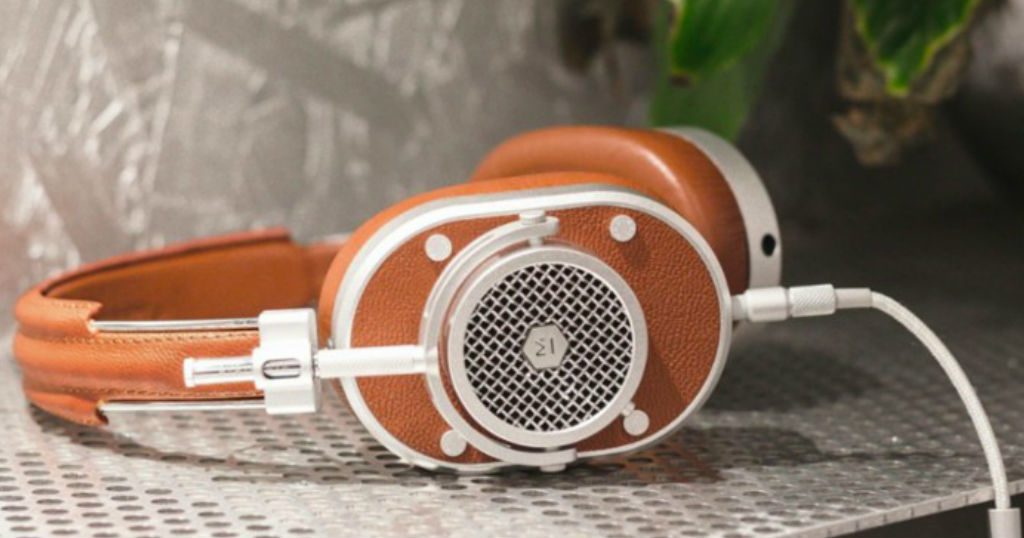 Headphones Master & Dynamic MH40