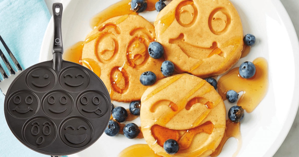Martha-Stewart-Smiley-Face-Pancake-Pan-en-macys