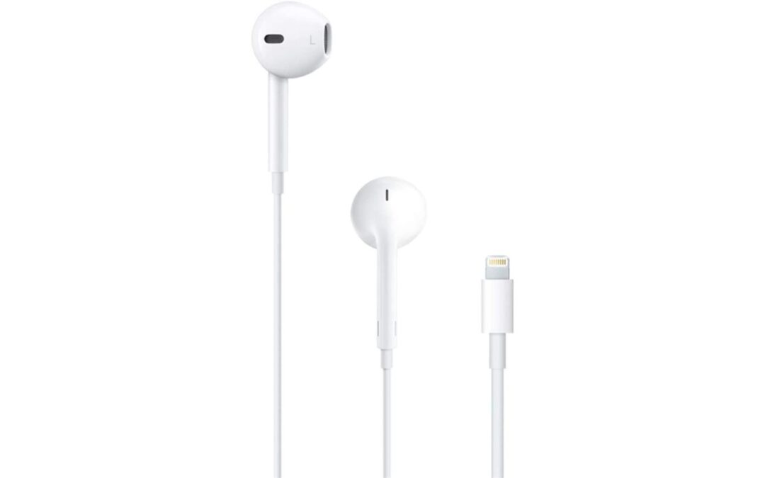 Apple EarPods with Lightning Connector SOLO $16.99 (Reg $29)
